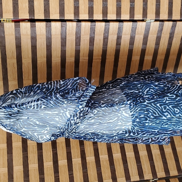 Ocean Club swimsuit cover up - Picture 5 of 9